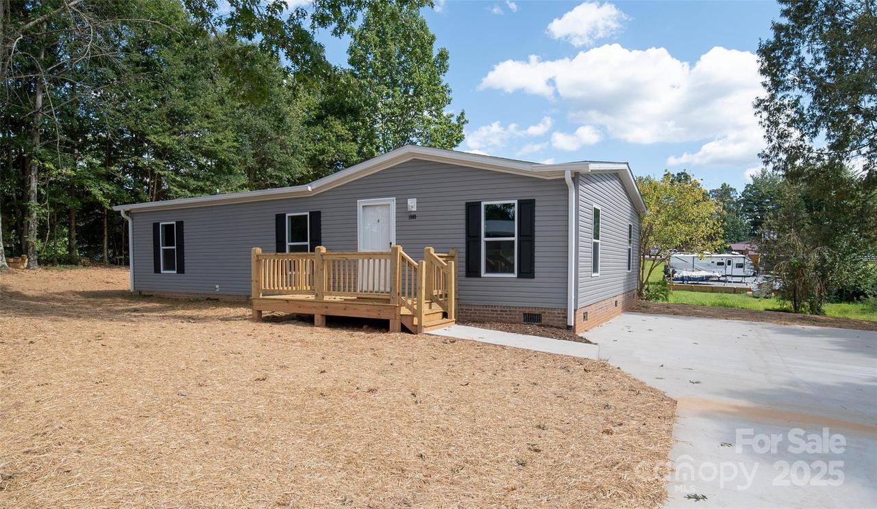 1909 Parkwood Dr., Lenoir, NC 28645