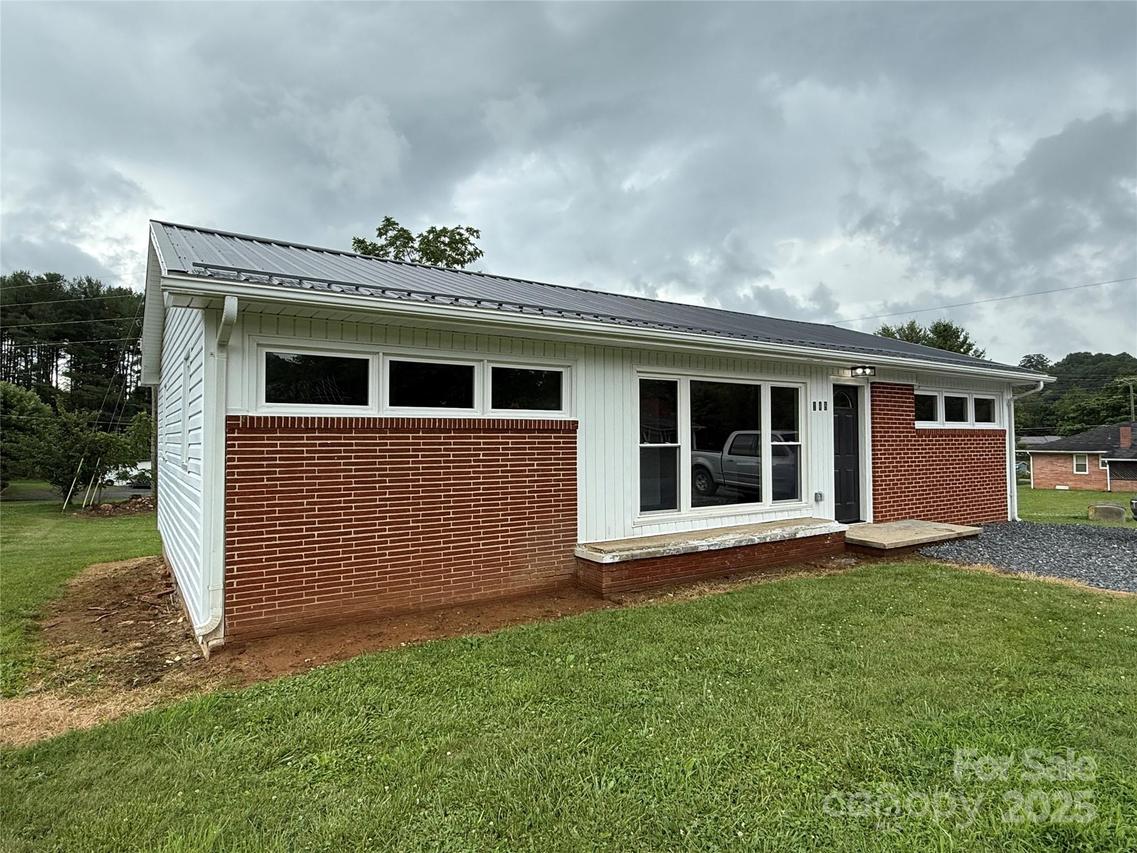 148 Brook Ln., West Jefferson, NC 28694