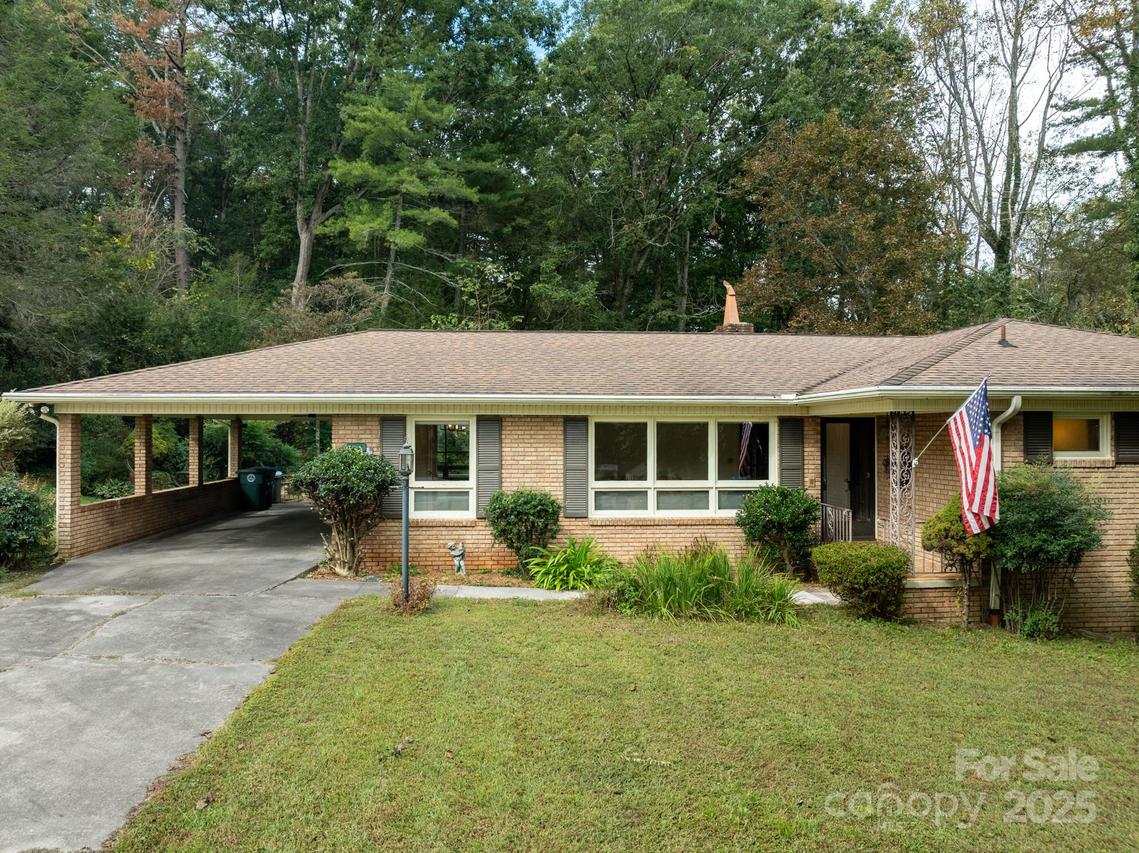 3321 Hollyhill Cir., Valdese, NC 28690