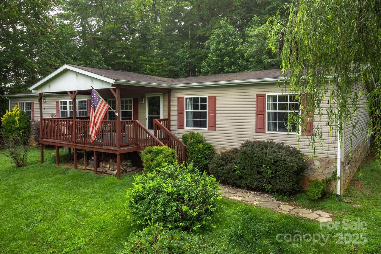 303 Barnardsville Hwy., Weaverville, NC 28787