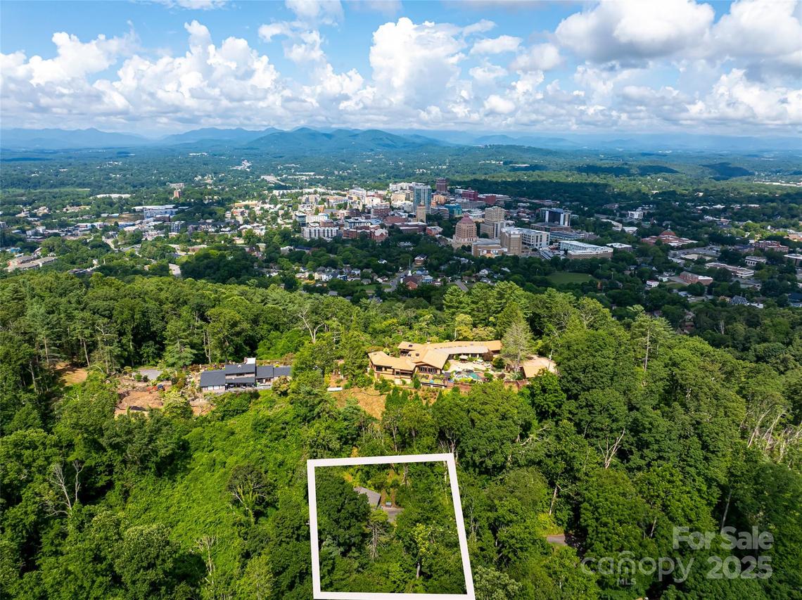 3 N Delano Rd., Asheville, NC 28805