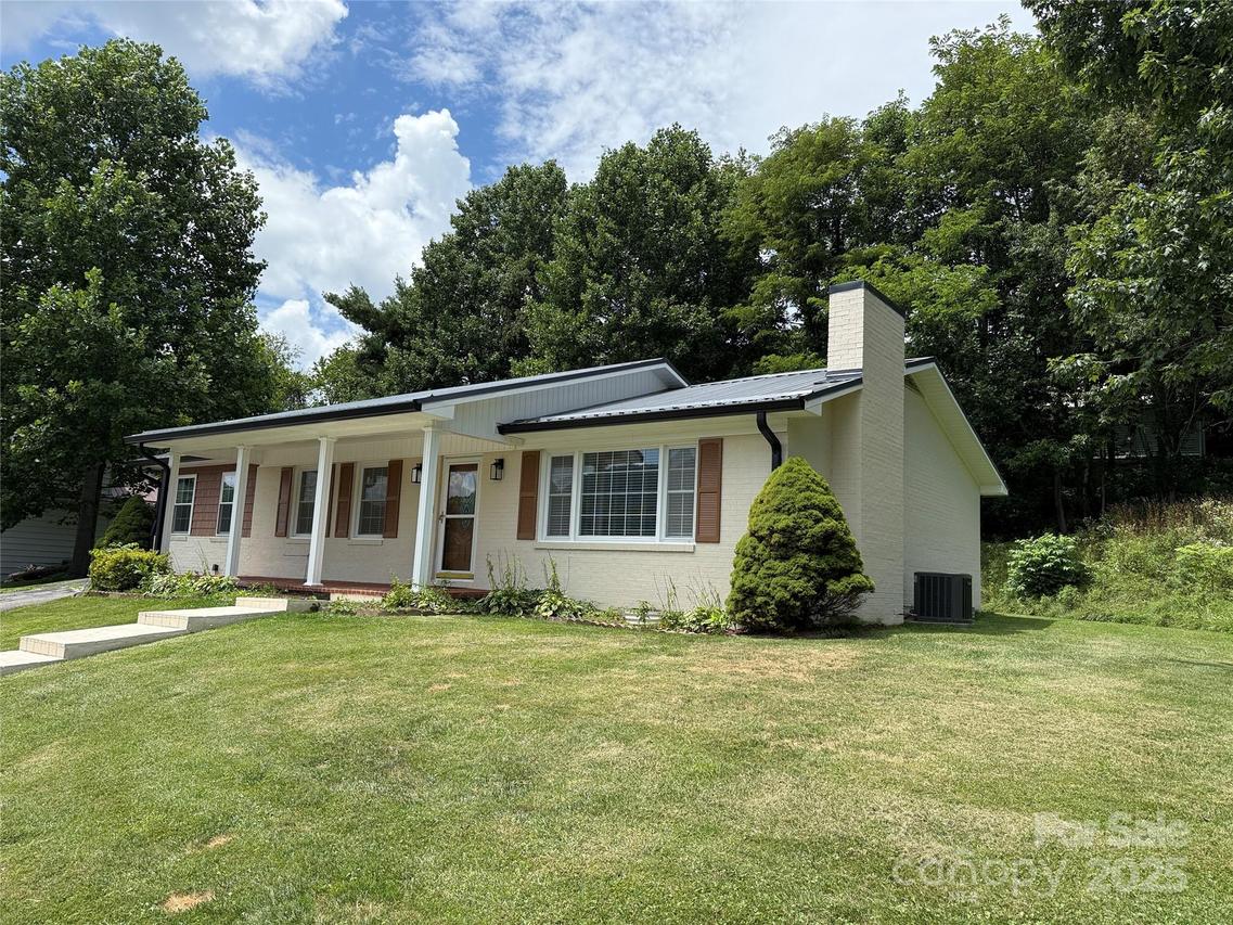 409 Wilton Ave., West Jefferson, NC 28694
