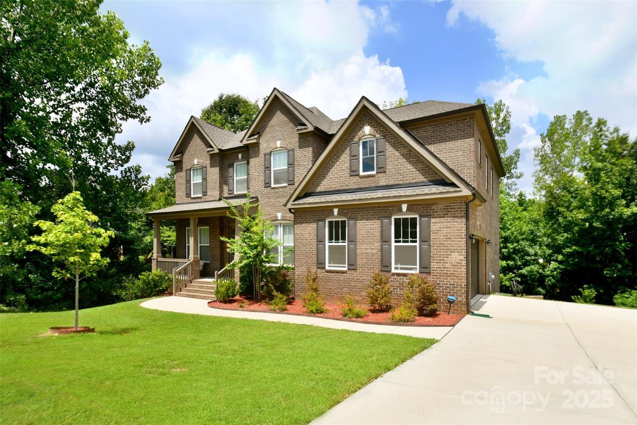 1310 Bershire Ln., Charlotte, NC 28262