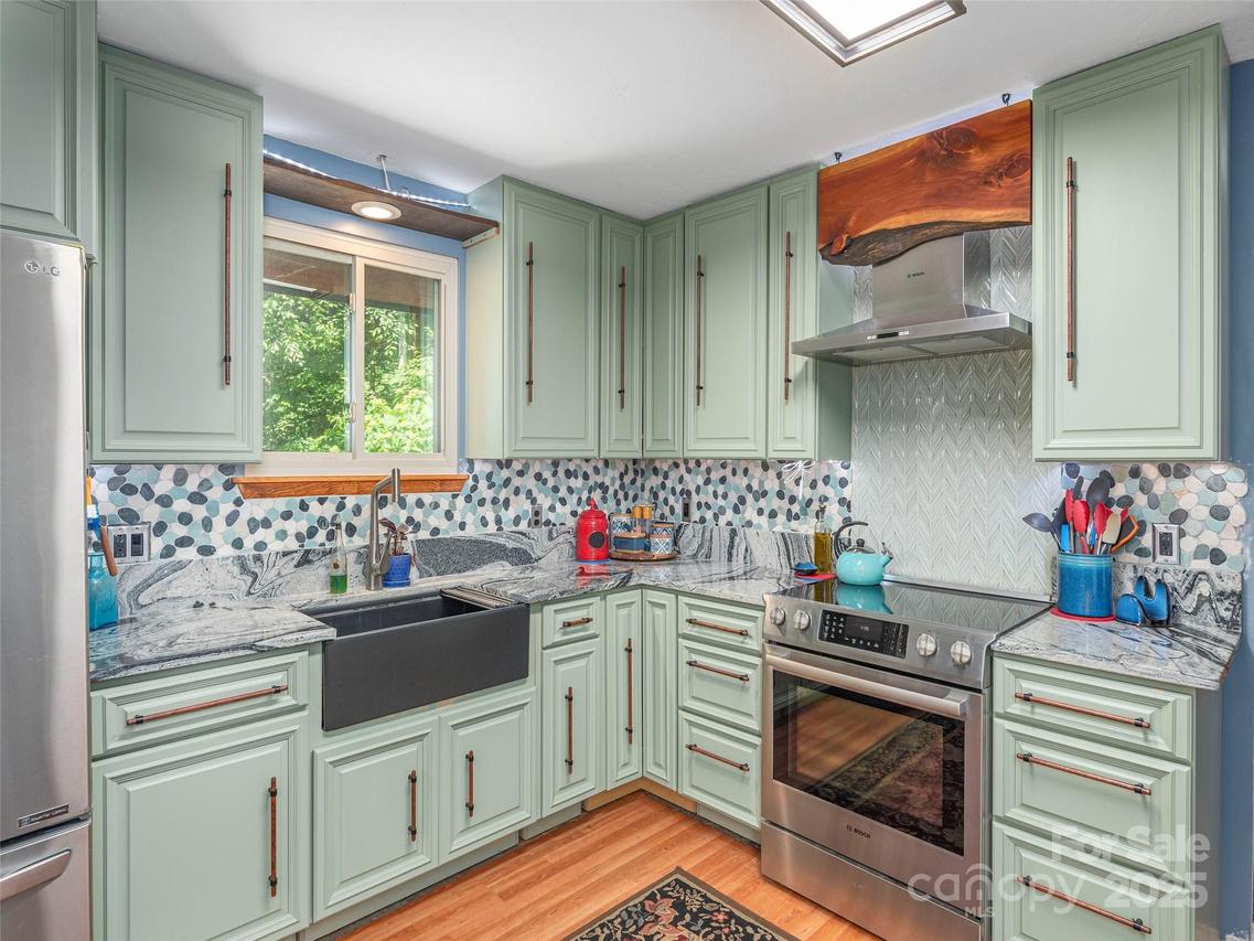 160 Tracy Pl., Clyde, NC 28721
