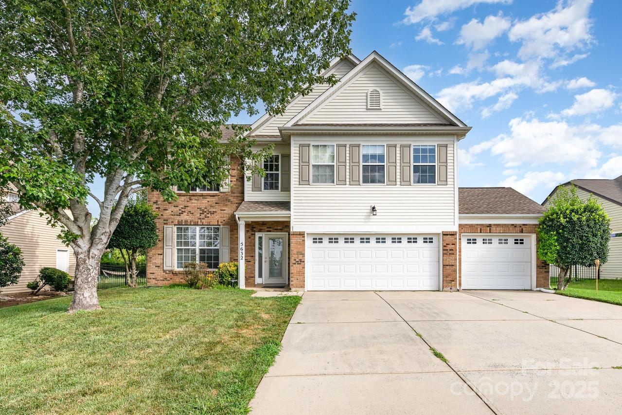 5632 Verrazano Dr., Waxhaw, NC 28173