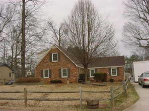 5731 Barrington Dr., Charlotte, NC 28215