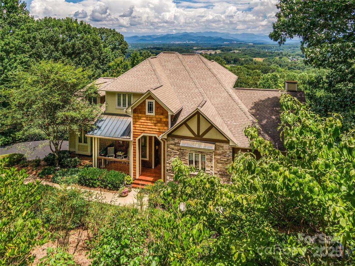 206 Summershade Ct., Asheville, NC 28806