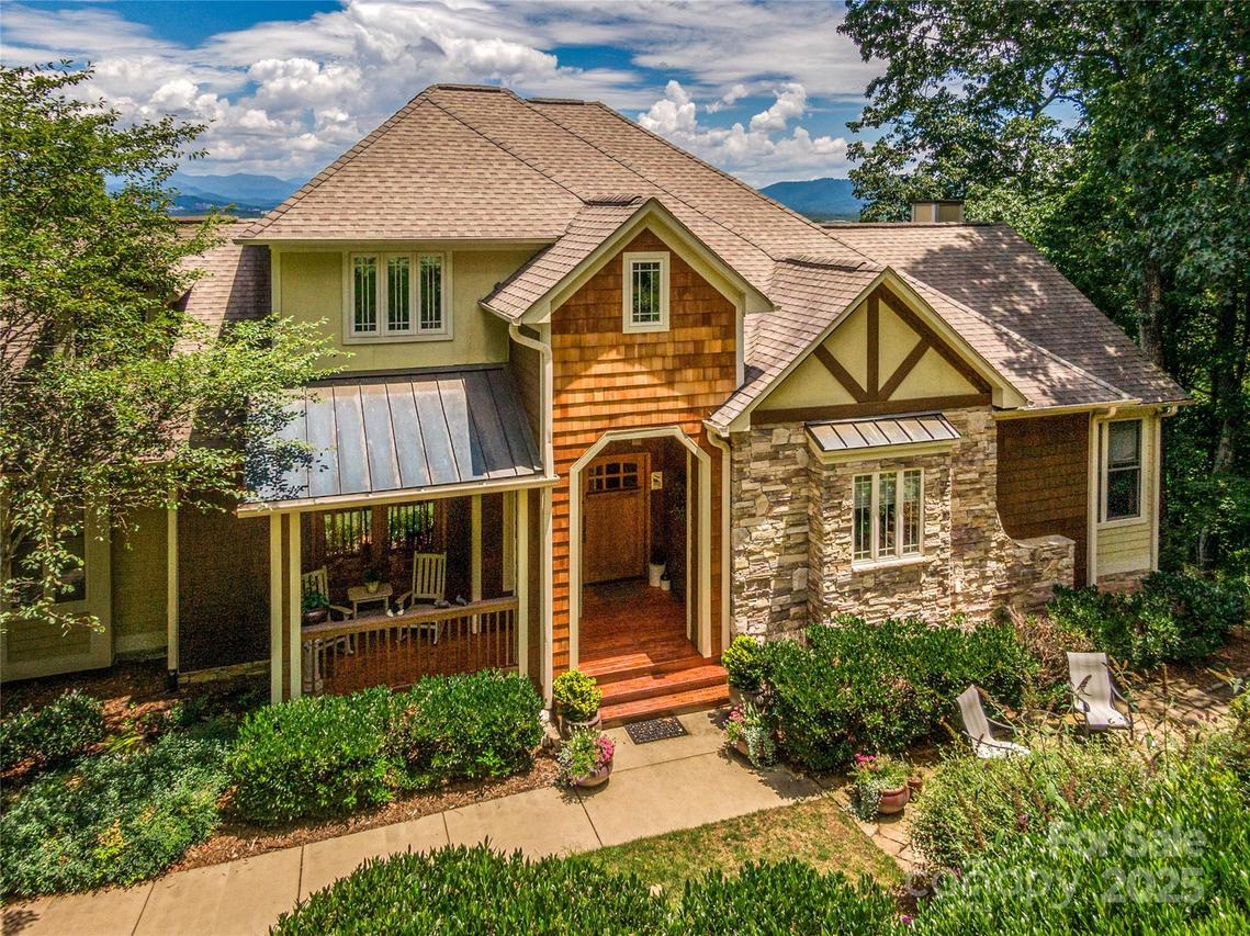 206 Summershade Ct., Asheville, NC 28806