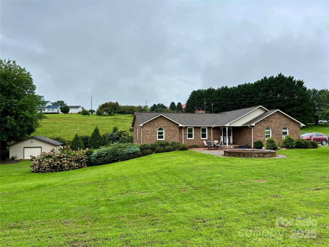 1633 Jamestown Rd., Morganton, NC 28655