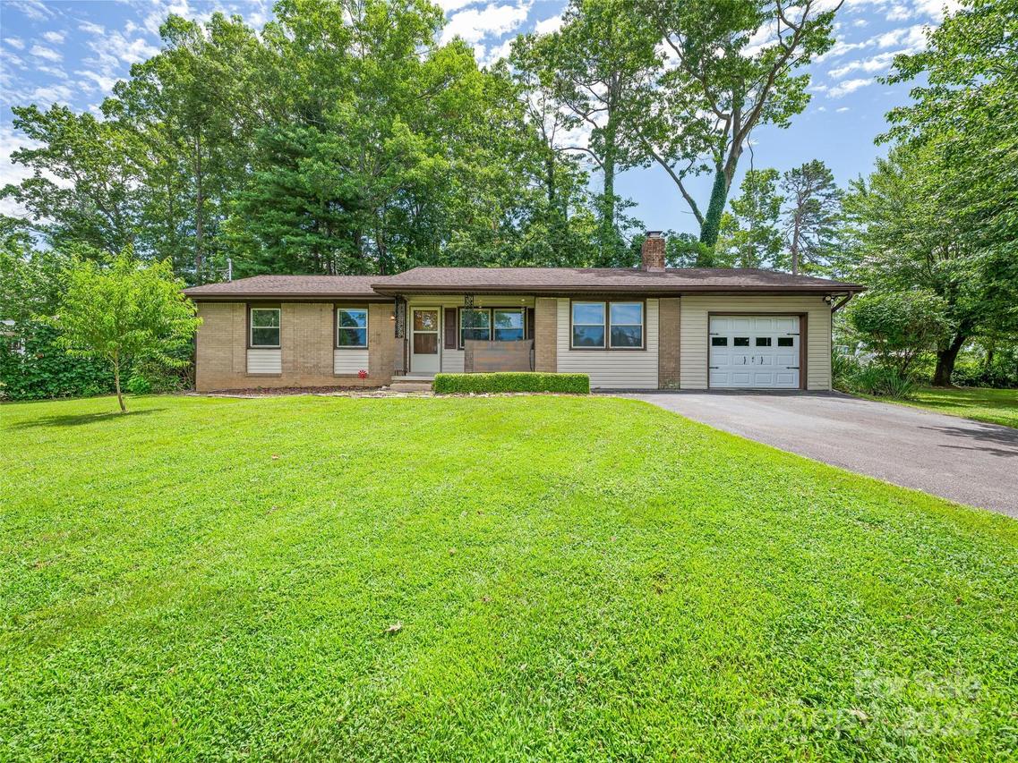 131 Maywood Rd. #75, Hendersonville, NC 28792