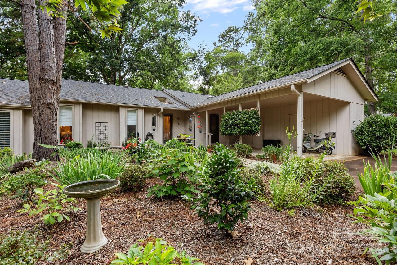 57 Diamond Ridge Ln., Columbus, NC 28722