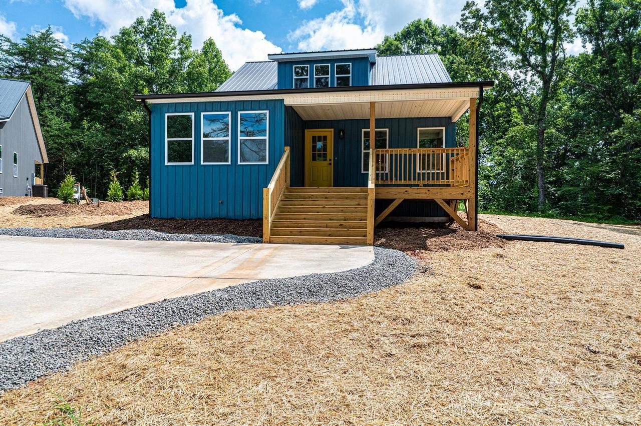1890 Thoreau Ct., Connelly Springs, NC 28612