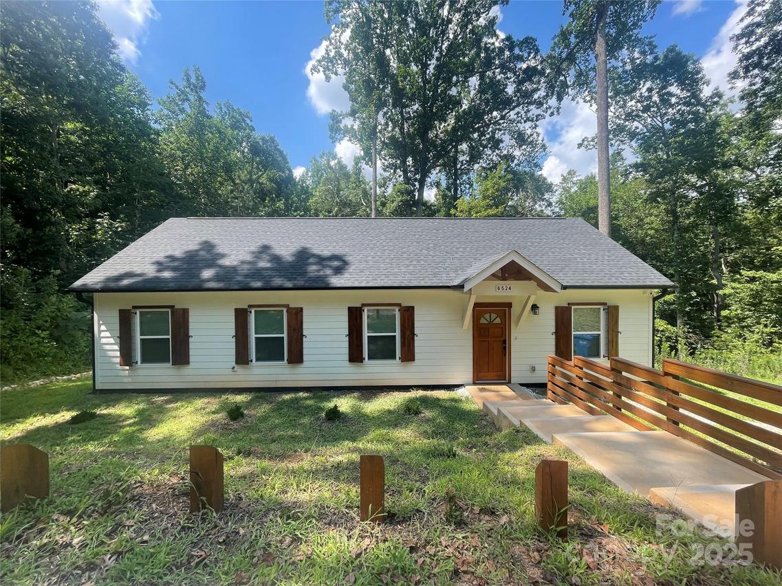 6524 Mintbrook Dr., Mint Hill, NC 28227
