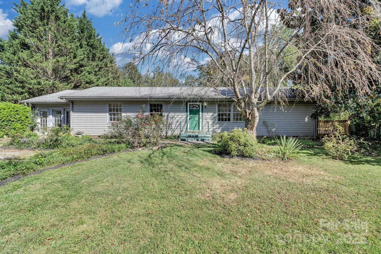 377 Old Haw Creek Rd., Asheville, NC 28805