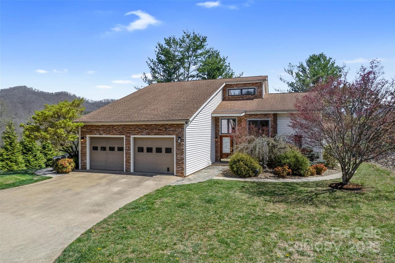 31 Bridle Path Dr., Barnardsville, NC 28709
