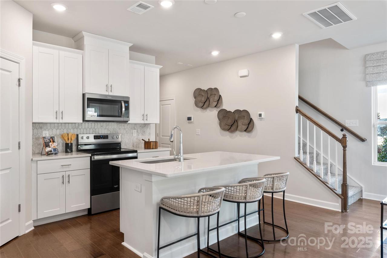4163 Summit Woods Dr., Charlotte, NC 28216