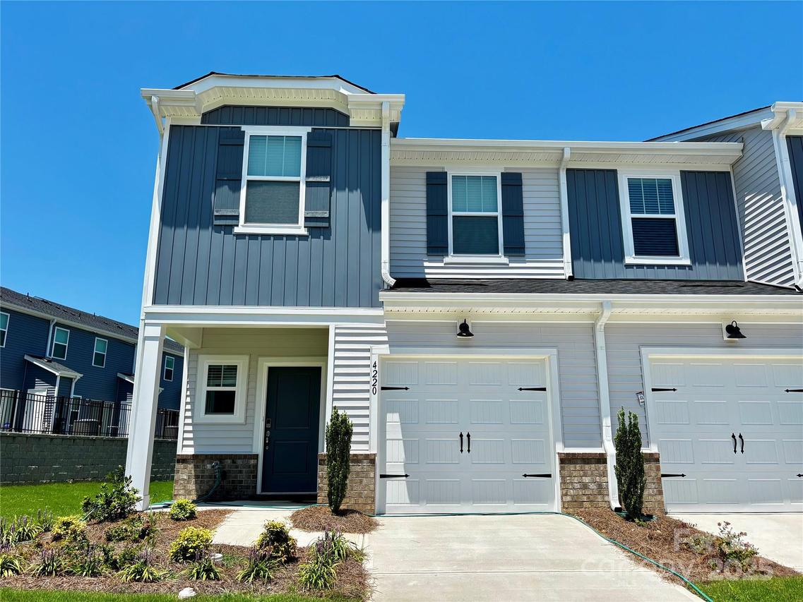 4220 Summit Woods Dr., Charlotte, NC 28216