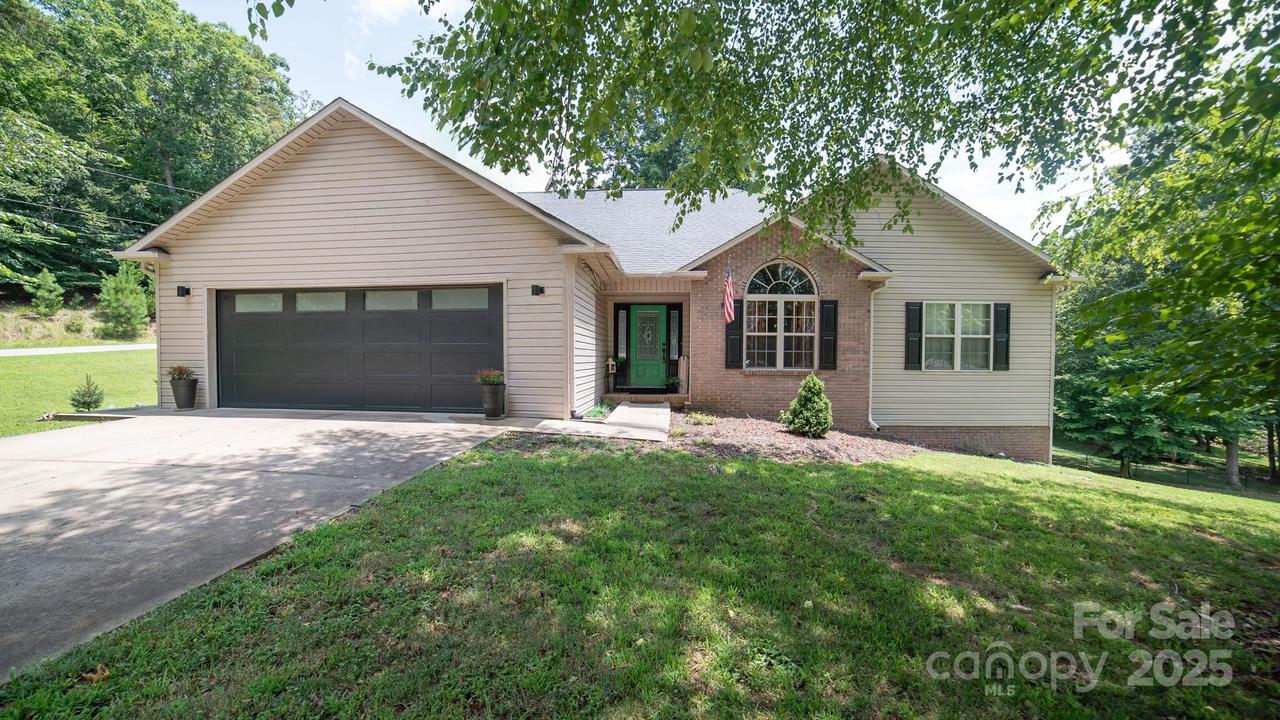 5692 Marblestone Dr., Granite Falls, NC 28630