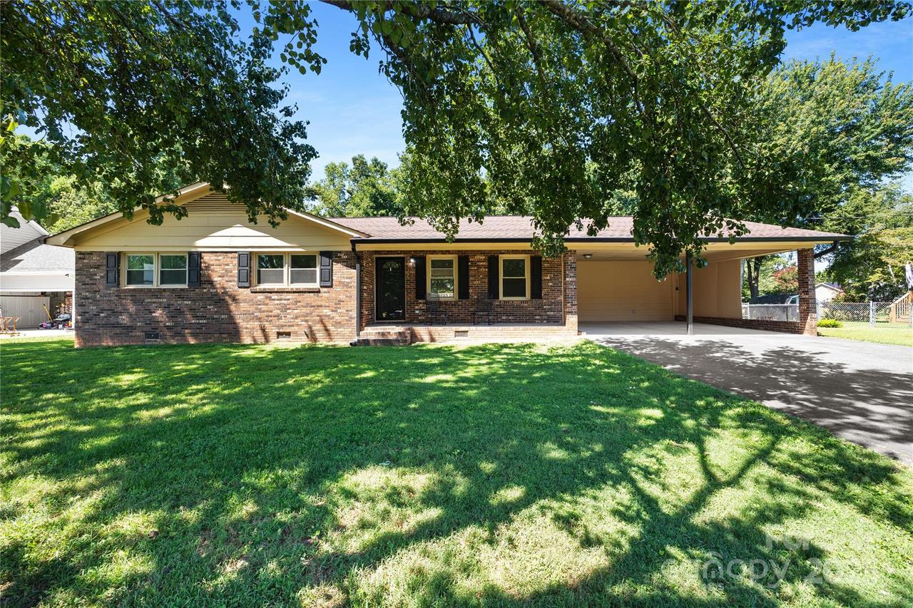 168 Mooreland Rd., Mooresville, NC 28117