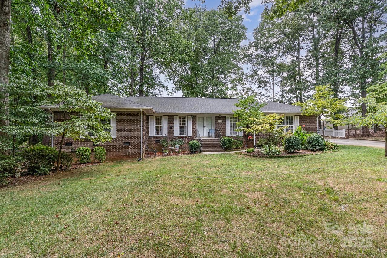 10004 Snowflake Ct., Charlotte, NC 28215