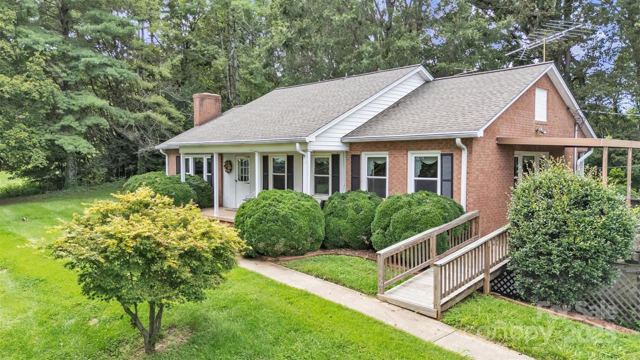 585 Rocky Springs Rd., Taylorsville, NC 28681