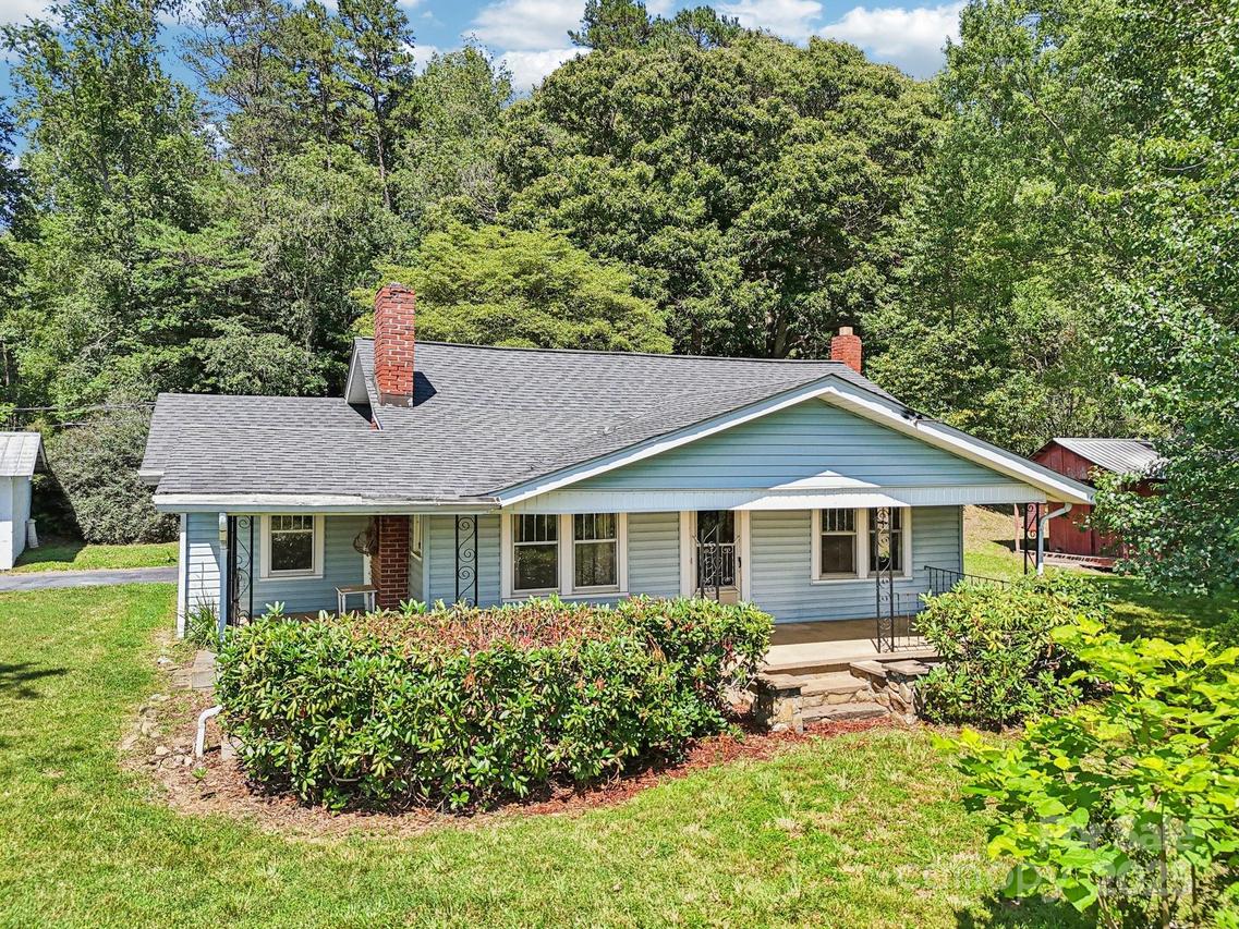 203 Beaverdam Rd., Candler, NC 28715