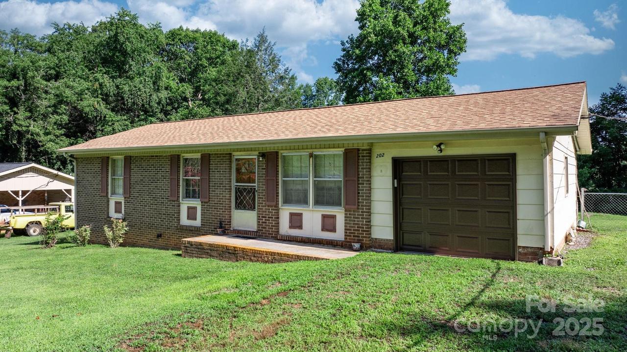 202 Edgewood Cir., Morganton, NC 28655