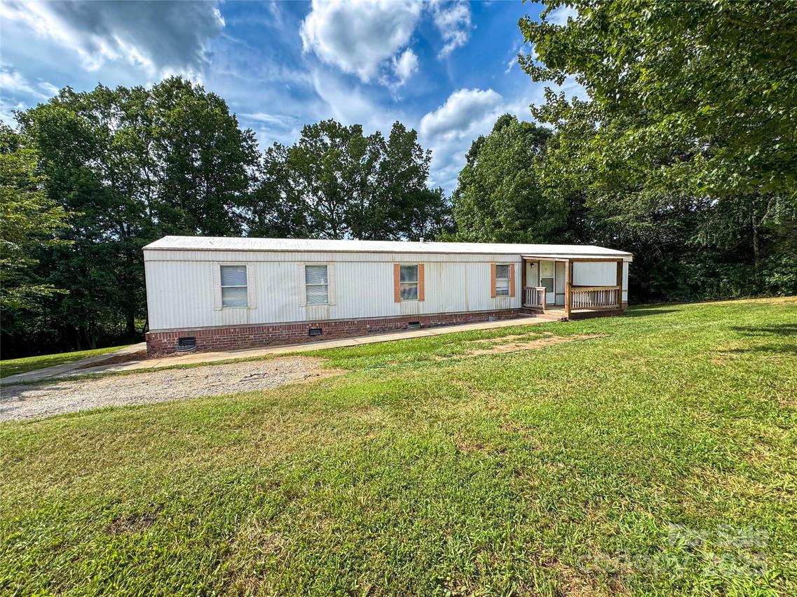 7298 Palm Tree Dr., Vale, NC 28168