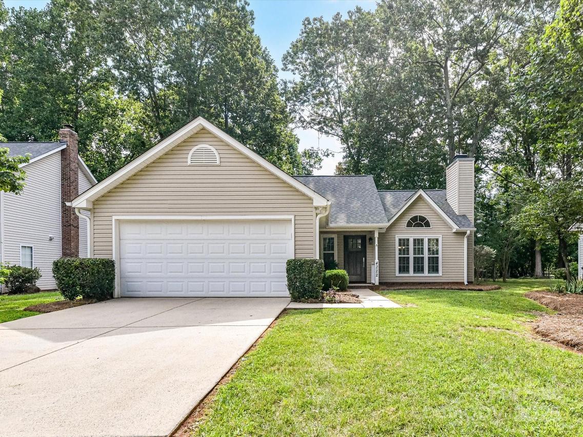 4222 Huntmeadow Dr., Charlotte, NC 28269