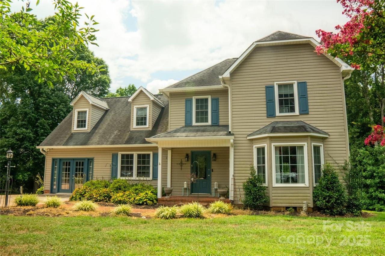 129 Countrywood Dr., Forest City, NC 28043