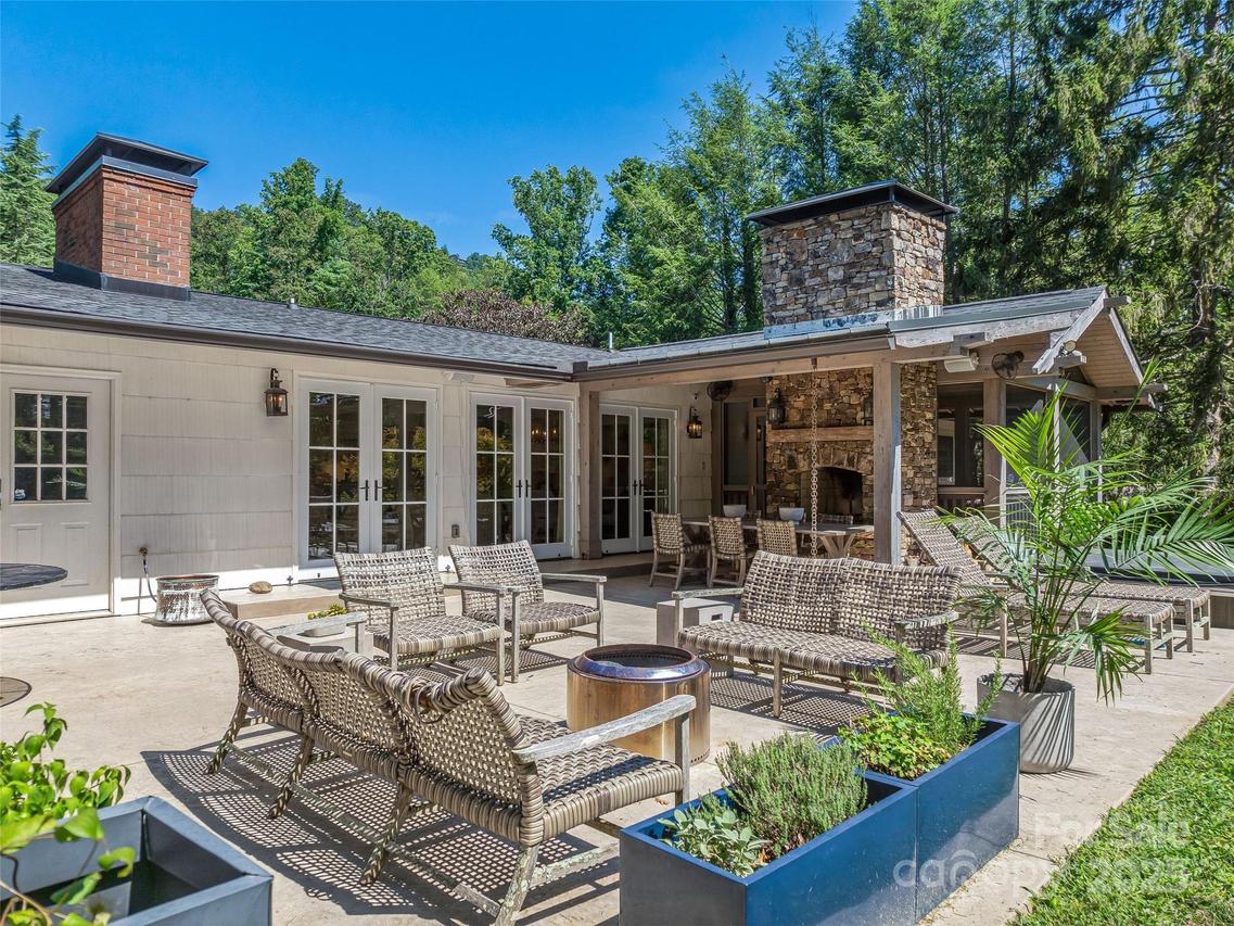 13 Robinhood Rd., Asheville, NC 28804