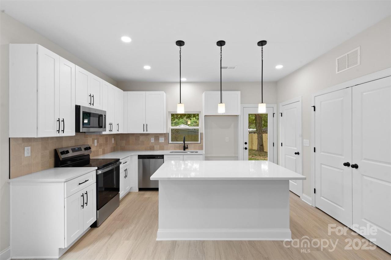 7813 Casa Loma Rd., Charlotte, NC 28269