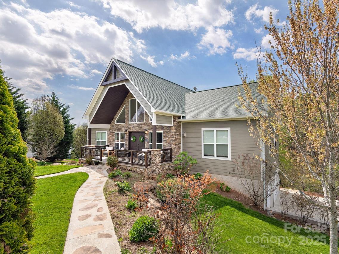29 Enchanted Oak Ln., Alexander, NC 28701