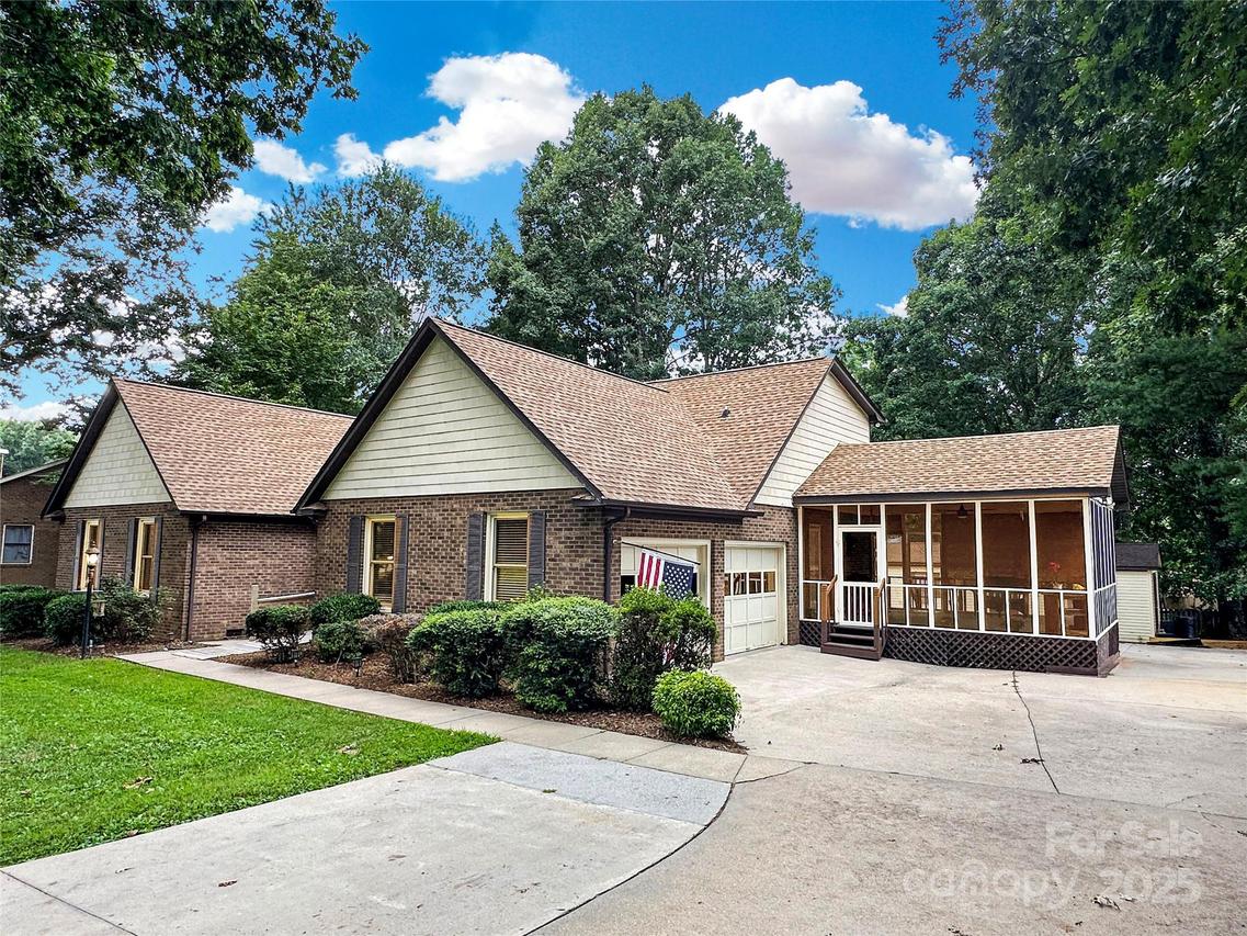 3245 15th St., Hickory, NC 28601