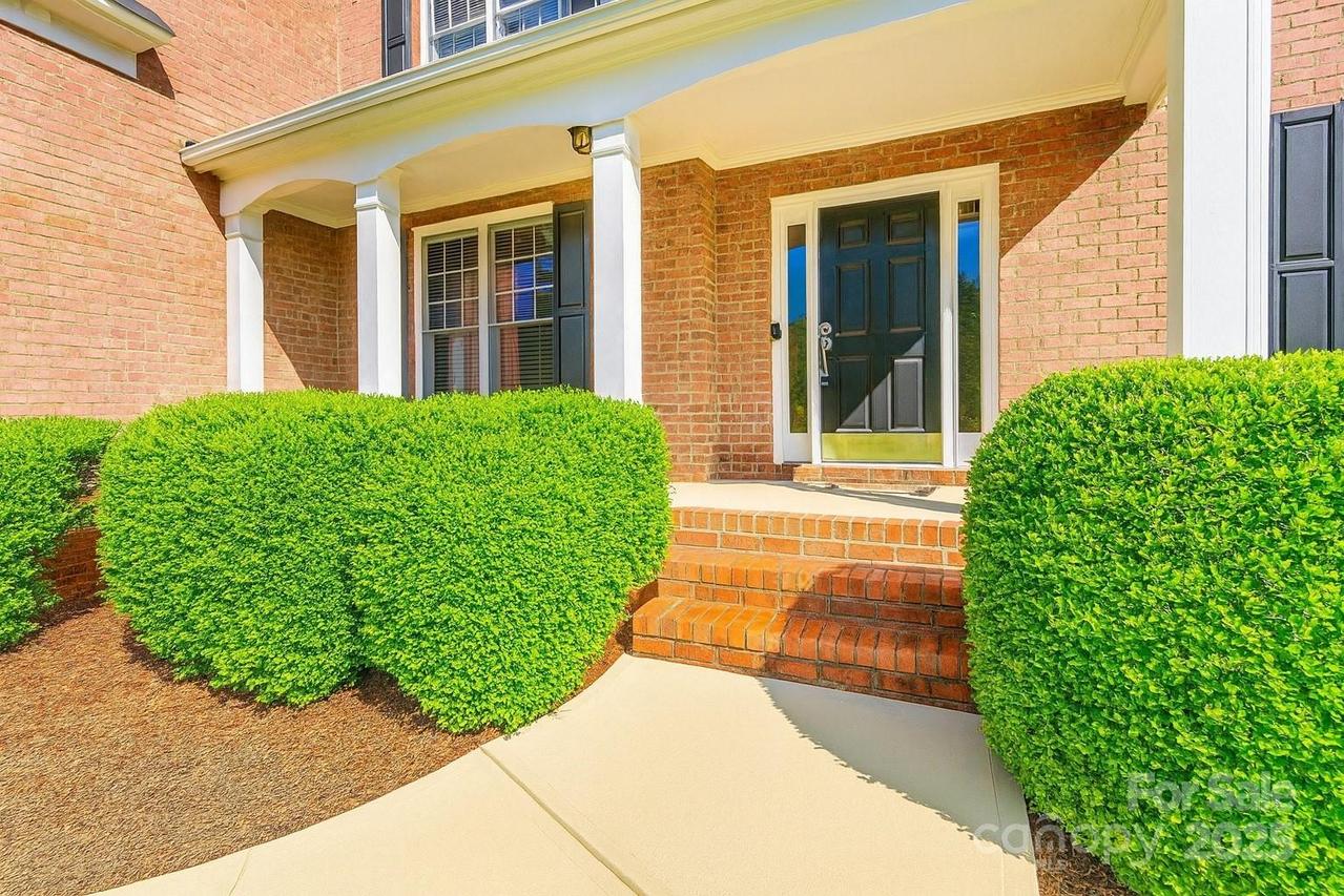 1102 High Brook Dr., Waxhaw, NC 28173