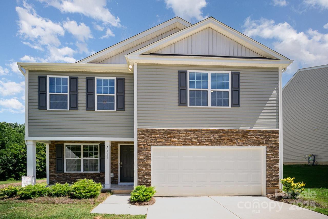 2961 Sherrills Stream Dr., Sherrills Ford, NC 28673