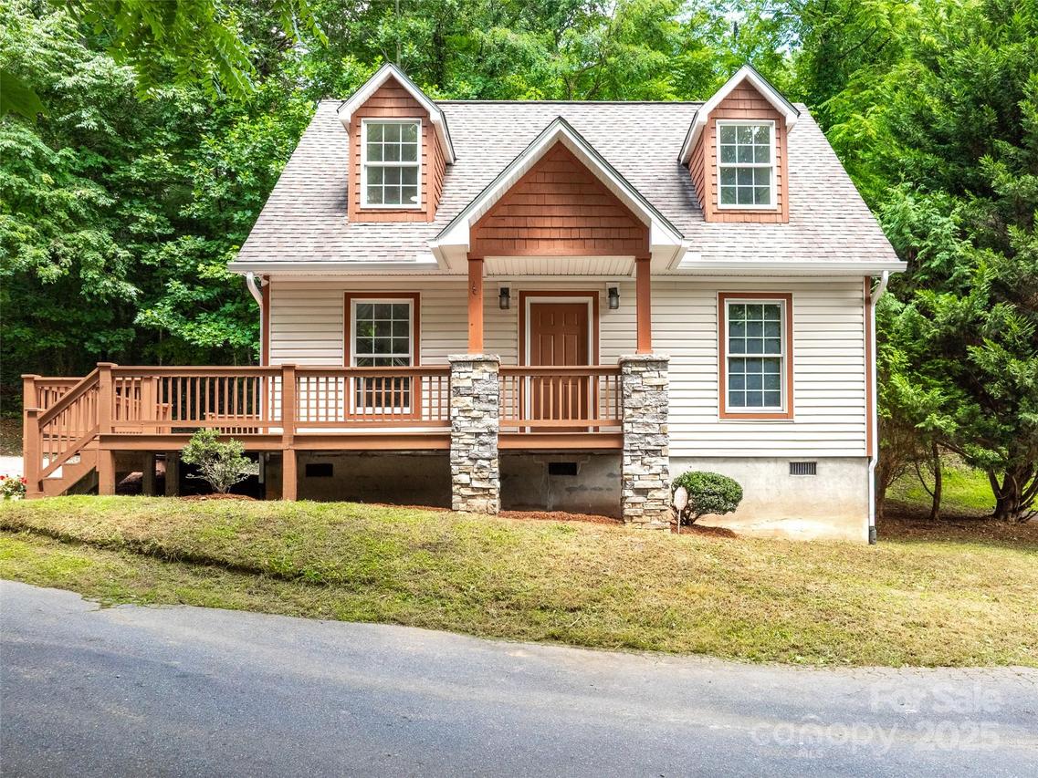 15 Stone Cottage Rd., Asheville, NC 28806