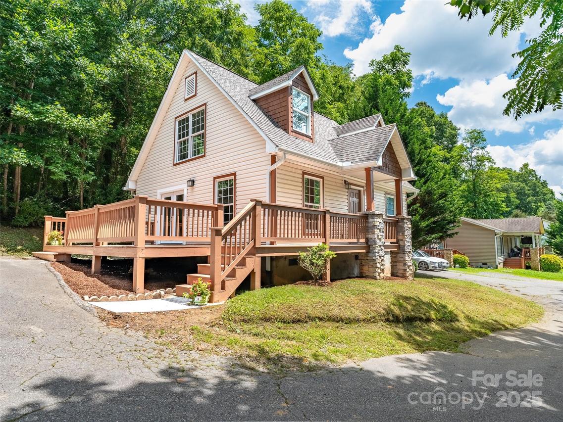 15 Stone Cottage Rd., Asheville, NC 28806