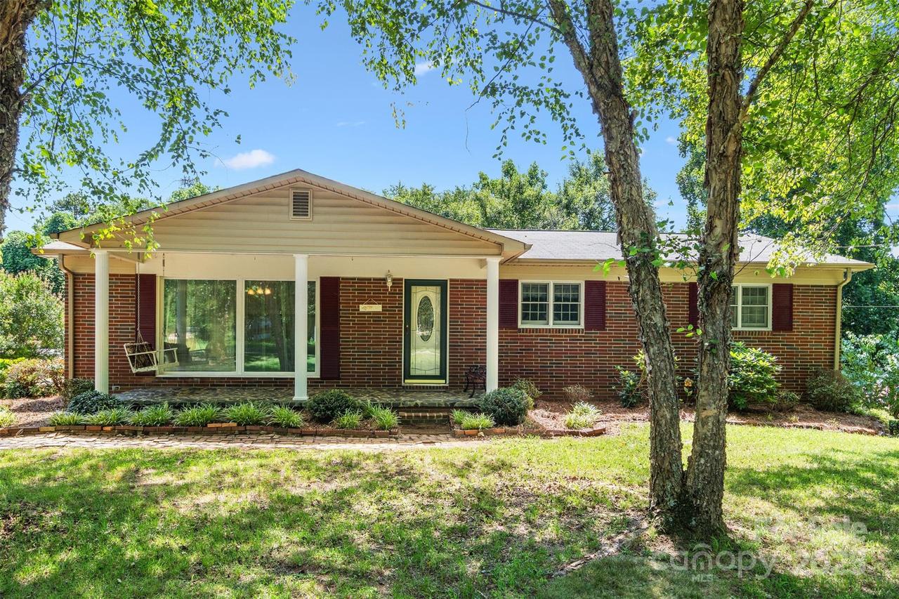 2951 Doc Pugh Rd., Connelly Springs, NC 28612