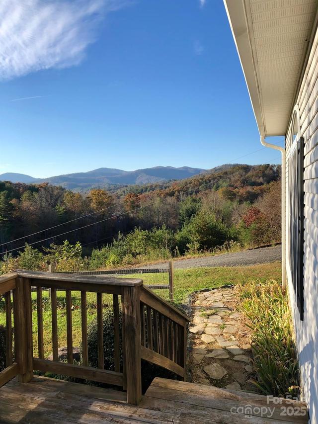 161 Blue Rock Rd., Burnsville, NC 28714