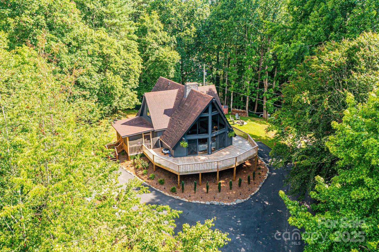 3776 Rams Club Pl., Lenoir, NC 28645