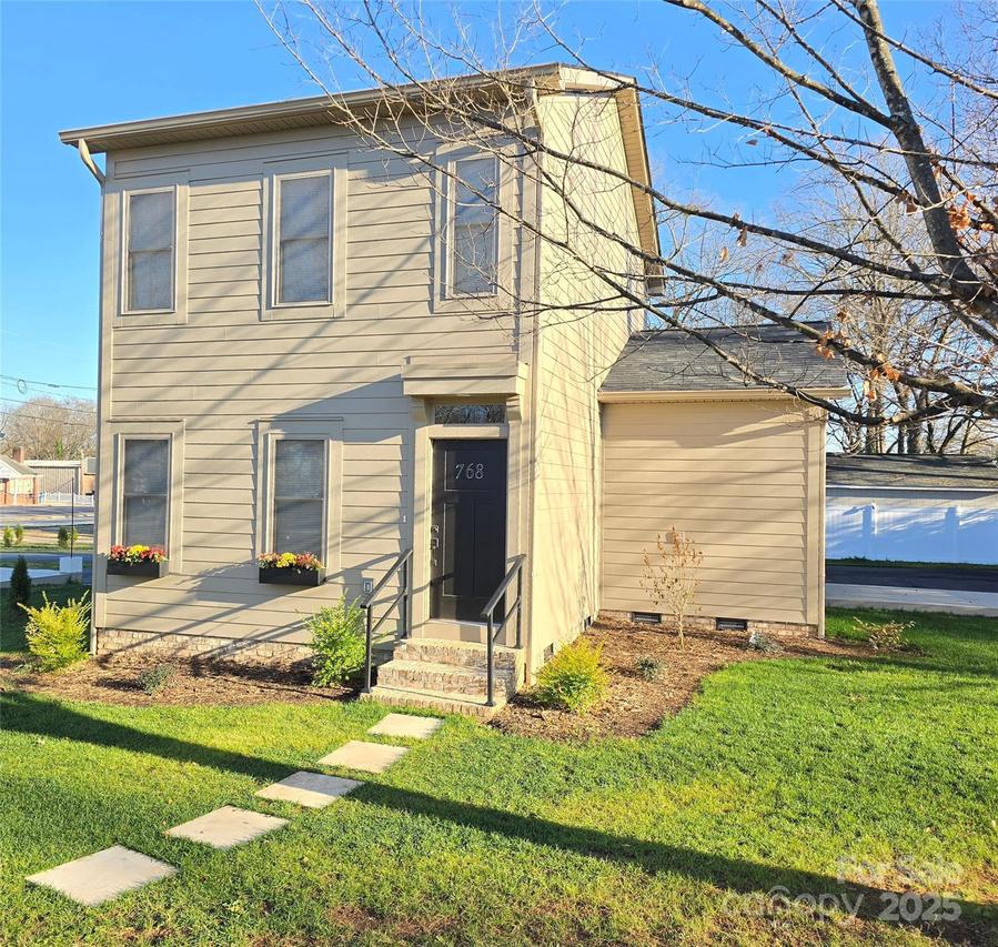 768 8th St., Hickory, NC 28601