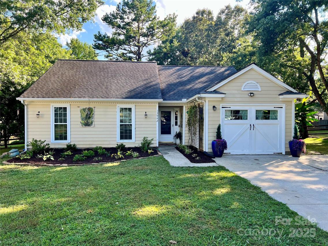 13942 Dannemara Dr., Pineville, NC 28134