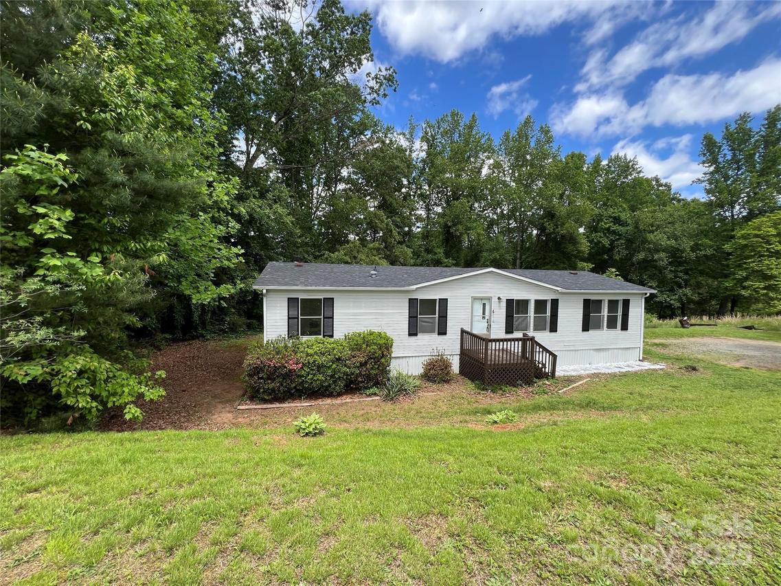 4121 Mining Ridge Church Rd., State Road, NC 28676