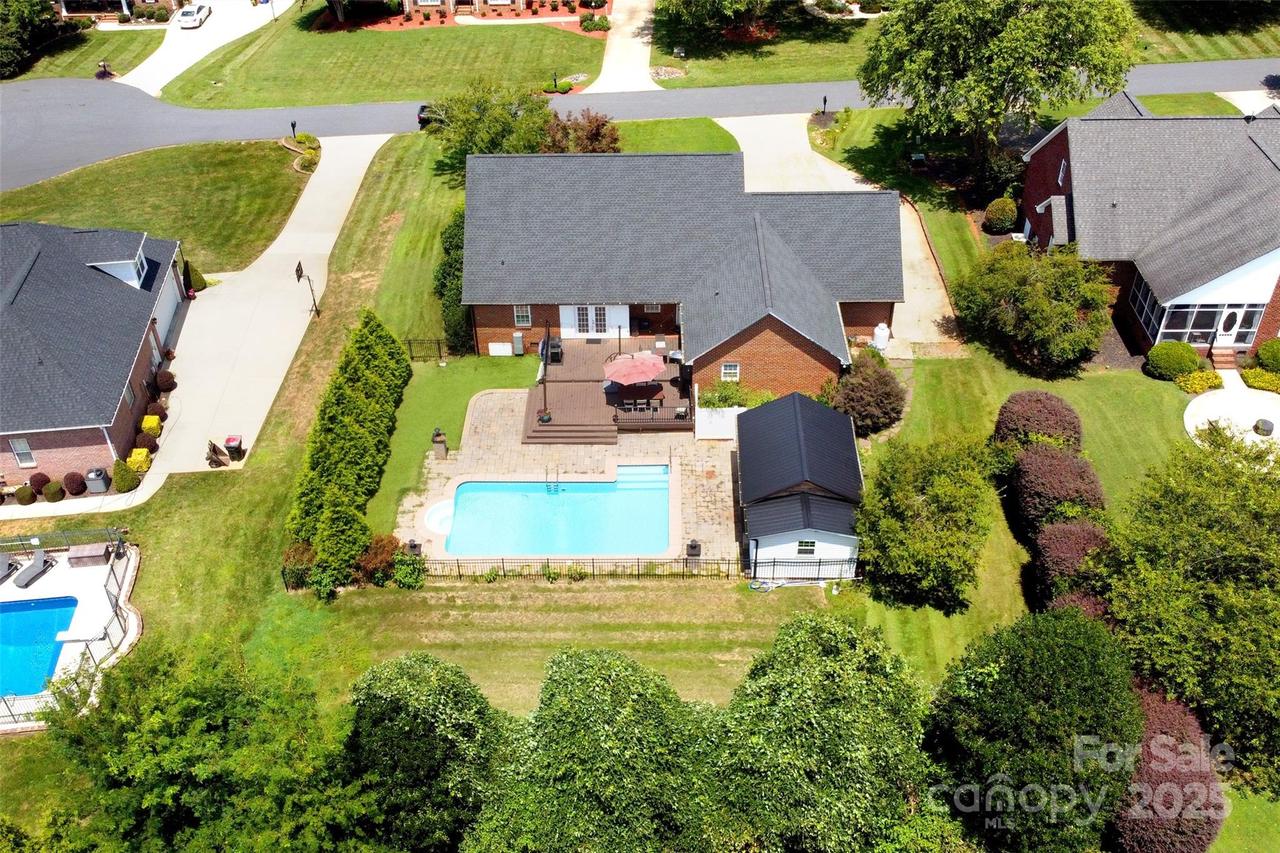 2914 Weatherfield Dr., Lincolnton, NC 28092