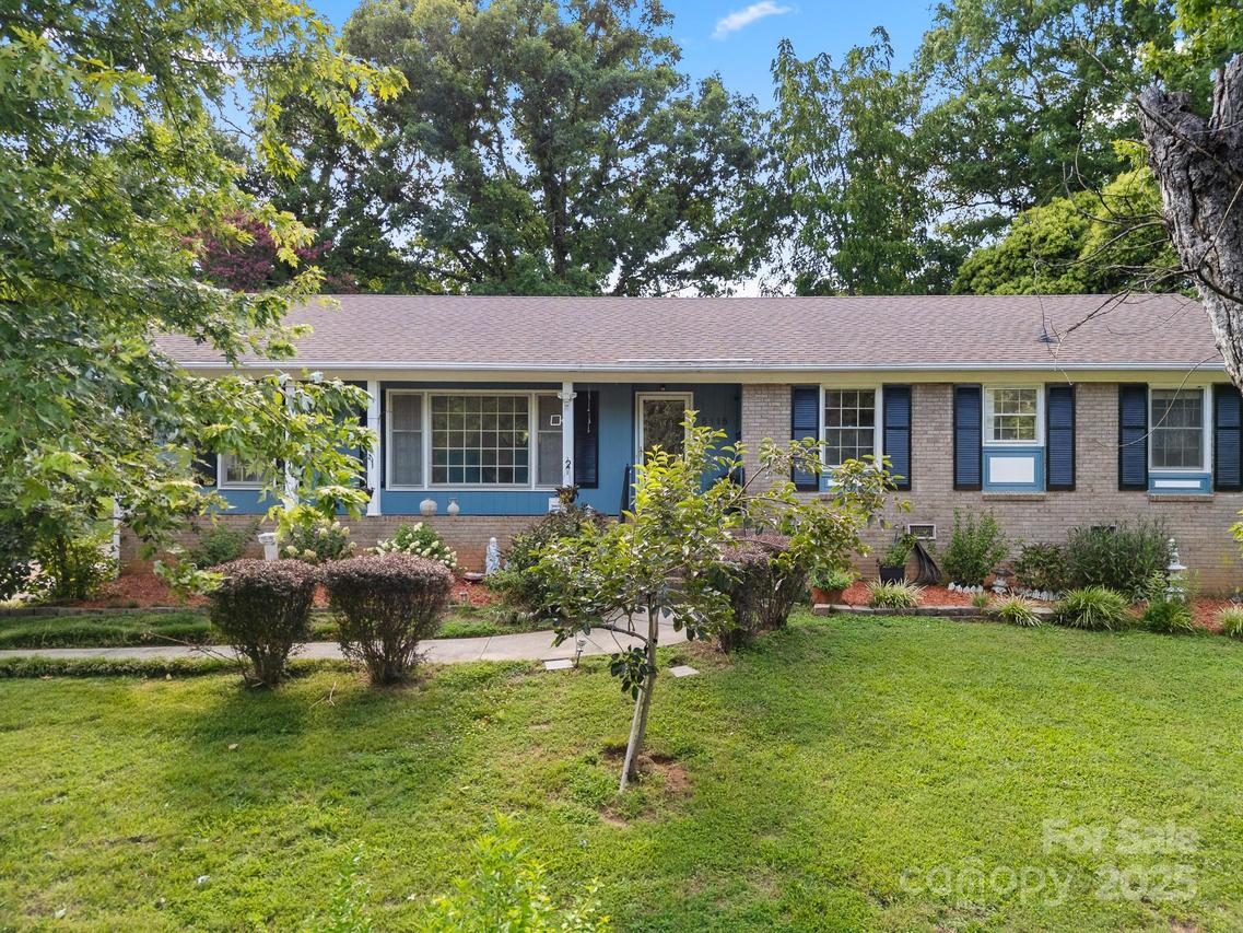 5115 Carriage Drive Cir., Charlotte, NC 28205