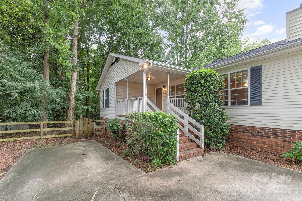 10624 Knox Ave., Matthews, NC 28105