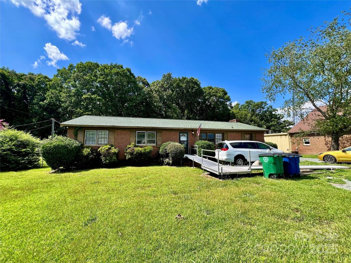 1321 Stallings Rd., Matthews, NC 28104