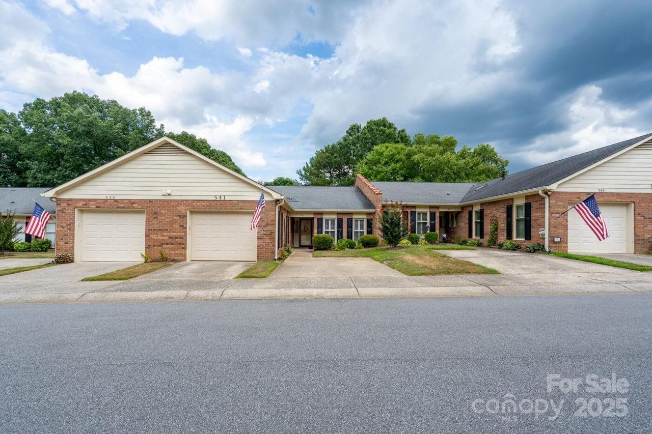 541 Camrose Cir., Concord, NC 28025