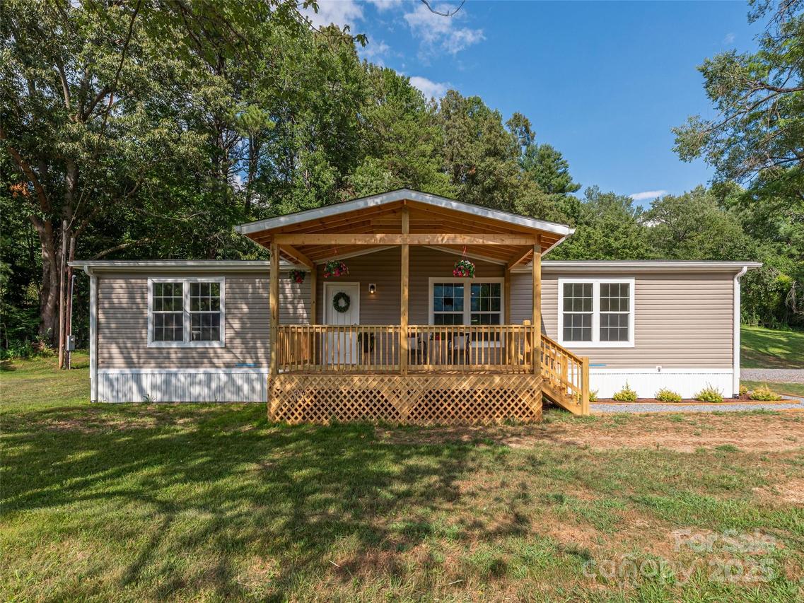 15 Joe Davis Rd., Sylva, NC 28779